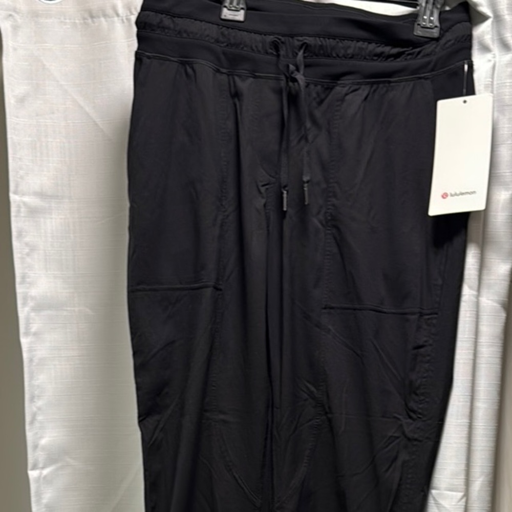 lululemon athletica Black Capris